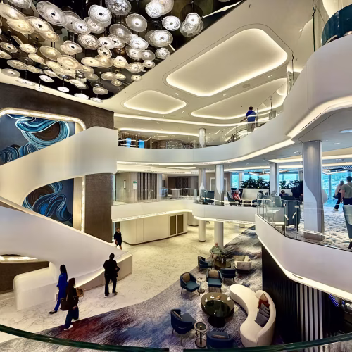 norwegian-luna-atrium